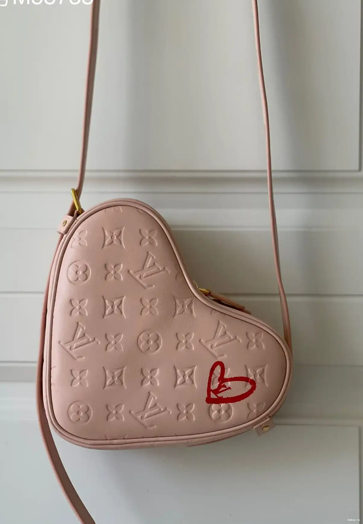LIMITED LOUIS - VUITTON EDITION SAC CŒUR 0628